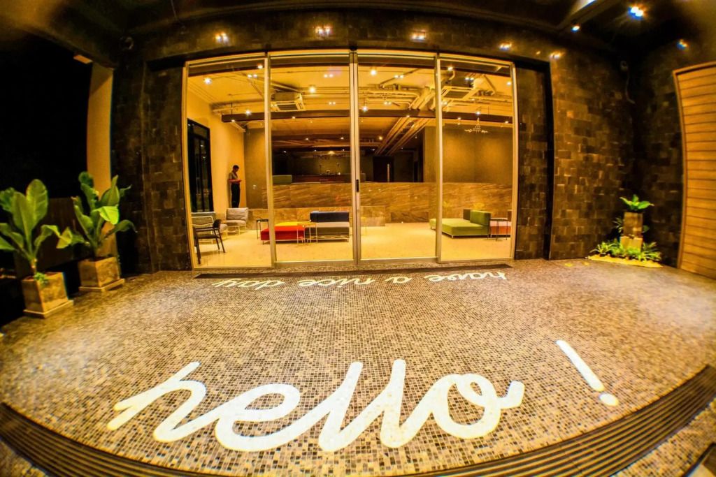 كوميت هوتل سوراتهاني