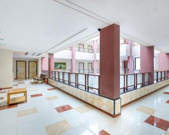 OYO 45022 Hotel Sunshine - Valsād - Lobby