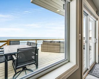 Sunset Beach Escape Lake House - Kingsville - Balcony