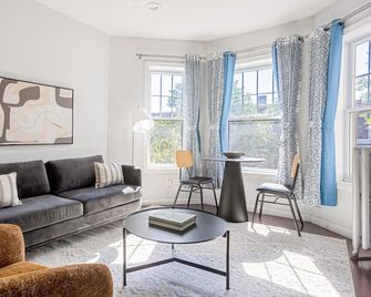 Fenway 1br w Gym wd nr Fenway T BOS-745 - بوسطن - غرفة معيشة