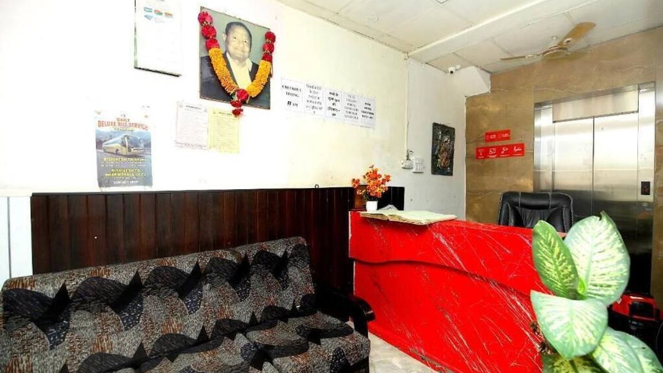 Hotel brijwasi palace