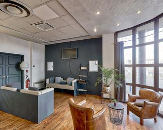 B&B HOTEL Montluçon Centre - Монлюсон - Лоббі