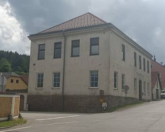 Frühstückspension Alte Volksschule Heinrichs bei Weitra - Weitra - Gebouw