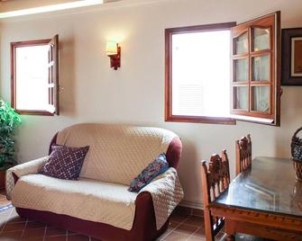 Stunning Apartment In Tossa De Mar - Tossa de Mar - Living room