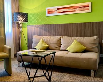 Hotel Ambiente Walldorf - Walldorf - Sala de estar