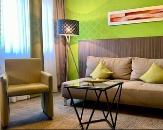 Hotel Ambiente Walldorf - Walldorf - Salon