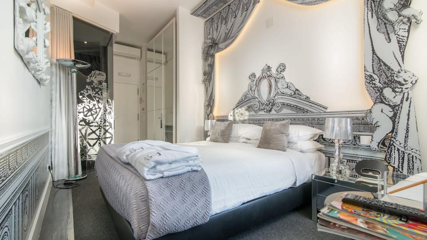 Teatro Boutique Rooms & Suites