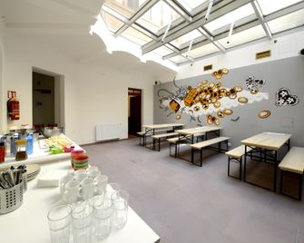 Safestay Prague Charles Bridge - Prague - Restaurant