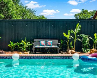 Dallas Oak Lawn Oasis w/ Private Pool, Hot Tub - דאלאס - בריכה