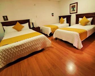 Hotel Coronel - Cuenca - Bedroom