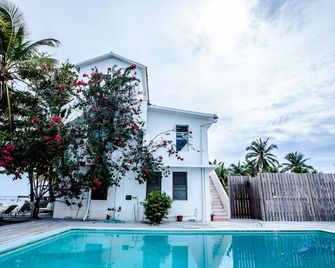 Flying Cloud Hotel - Xcalak - Pool