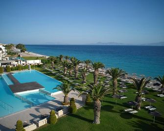 The Ixian Grand & All Suites - Adults Only Hotel - לאליסוס - בריכה