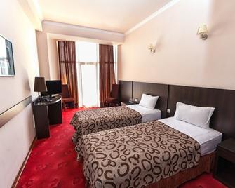 Regineh Hotel - Jerevan - Makuuhuone