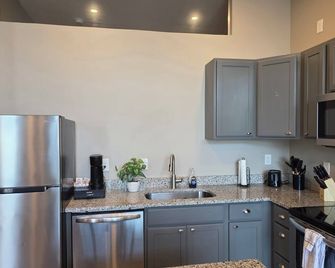 Midtown Hideaway - Cleveland - Cocina