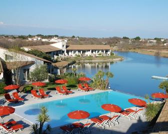 L'Estelle en Camargue - Saintes-Maries-de-la-Mer - Pool