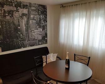 Cozy Niagara Falls Suite - Niagara Falls - Comedor