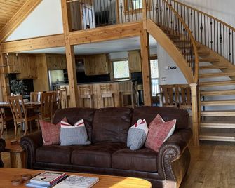 Family Ski-In/Out with Private Hot Tub, Sleeps 9 - Golden - Living room