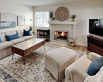 Brand New Remodel Single Level 2 Bd 2 Ba 2 Car Garage Pool Utc La Jolla Close To Ucsd! - San Diego - Sala de estar