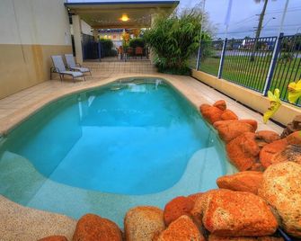 Tropixx Motel & Restaurant - Ingham