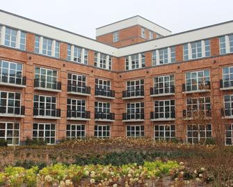 Van Der Valk Hotel Apeldoorn - Apeldoorn - Building