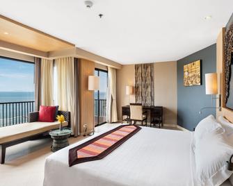 Garden Cliff Resort and Spa - Pattaya - Yatak Odası