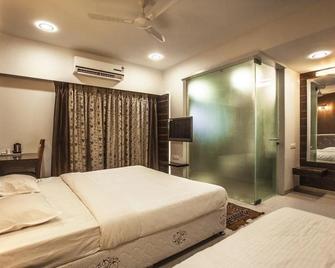 Hotel Sai Moreshwar - Shirdi - Bedroom