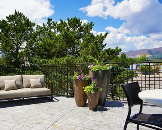 Hampton Inn by Hilton Colorado Springs I-25 Central - Colorado Springs - Patio