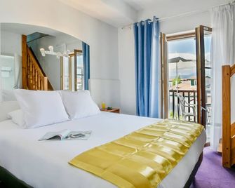 Logis Hotel & Restaurant Bergeret Sport - Hendaye - Schlafzimmer