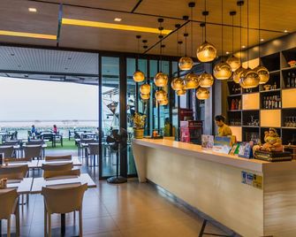 @T Boutique Hotel - Prachuap Khiri Khan - Bar