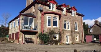 Firtree Bed and Breakfast at Galvelbeg House - Crieff - Building