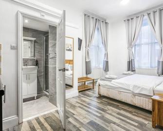 Beiroom Hyde Park Apartments - London - Bedroom