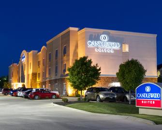 Candlewood Suites Champaign-Urbana University Area - Champaign - Edificio