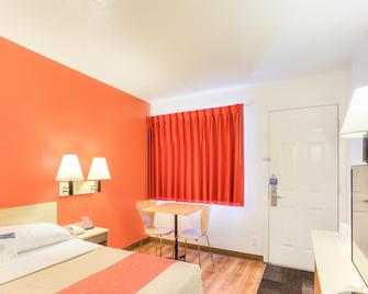 Motel 6-Tigard, Or - Portland South - Lake Oswego - Tigard - Makuuhuone