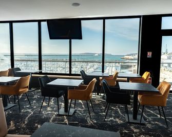 أوتل باراكودا آند سبا، سونتر بورت، بيدز دان لو، فيوي مير - بريست - مطعم