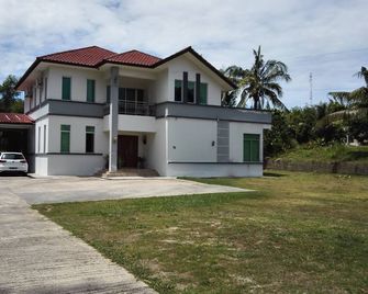 Villa Dadap Your Home Away Home - Bandar Seri Begawan - Building