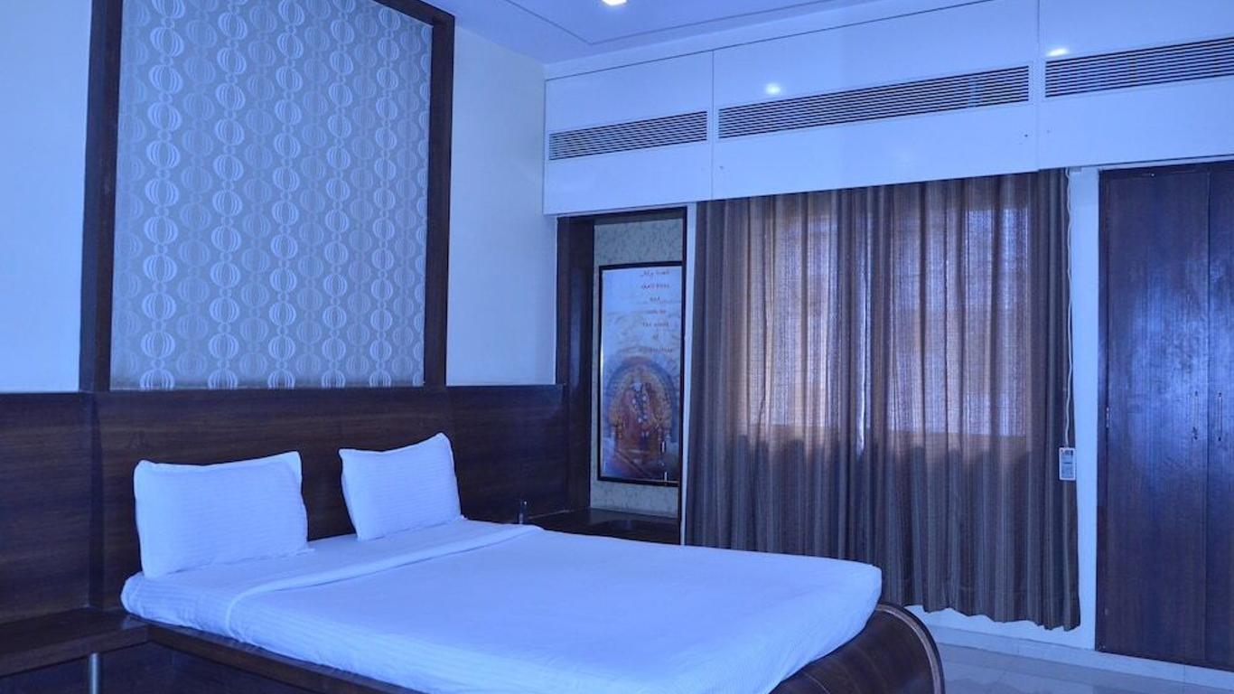 Hotel Saishree`
