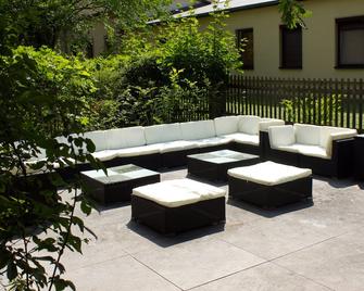 High quality apartment (basement) in a listed villa in a prime location - Dresde - Patio