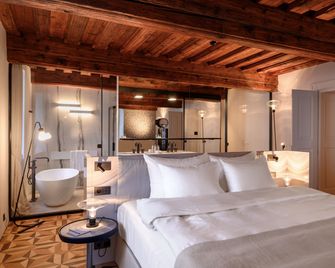 Zlata ladjica boutique hotel - Ljubljana - Sovrum