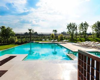 Belvivere Suites - Lugagnano - Bazén