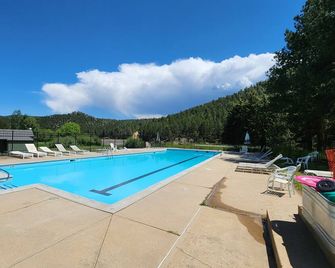 Cozy Mountain Home with Great Views, Deck & WiFi - Lyons - Piscina