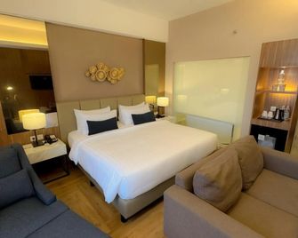 The Zhm Premiere Padang - Padang