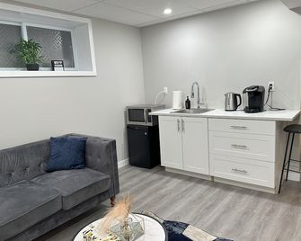 Luxury-Home Away from Home with Private Entrance - Winnipeg