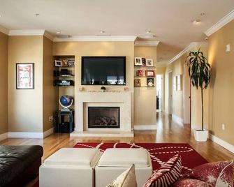 Amazing Large Central Modern Flat - Great for Work + Families - سان فرانسسكو - غرفة معيشة