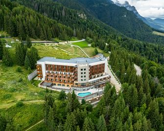 Radisson Blu Hotel, Sinaia Cota 1400 - Sinaia - Edifício