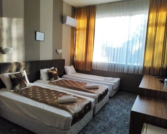 Hotel Monte Cristo - Blagoëvgrad - Slaapkamer