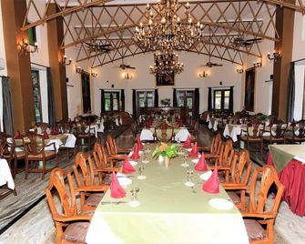 Welcomheritage Taragarh Palace - Pālampur - Restaurant
