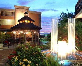 Platino Hotel & Casino - Santiago - Patio