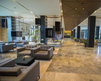 Grand Hotel de Kintélé - Браззавіль - Лоббі