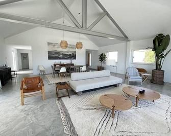 Fazenda do Pomar by Trip2Portugal - Montemor-o-Novo - Living room