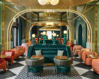 W Budapest - Budapest - Sala de estar